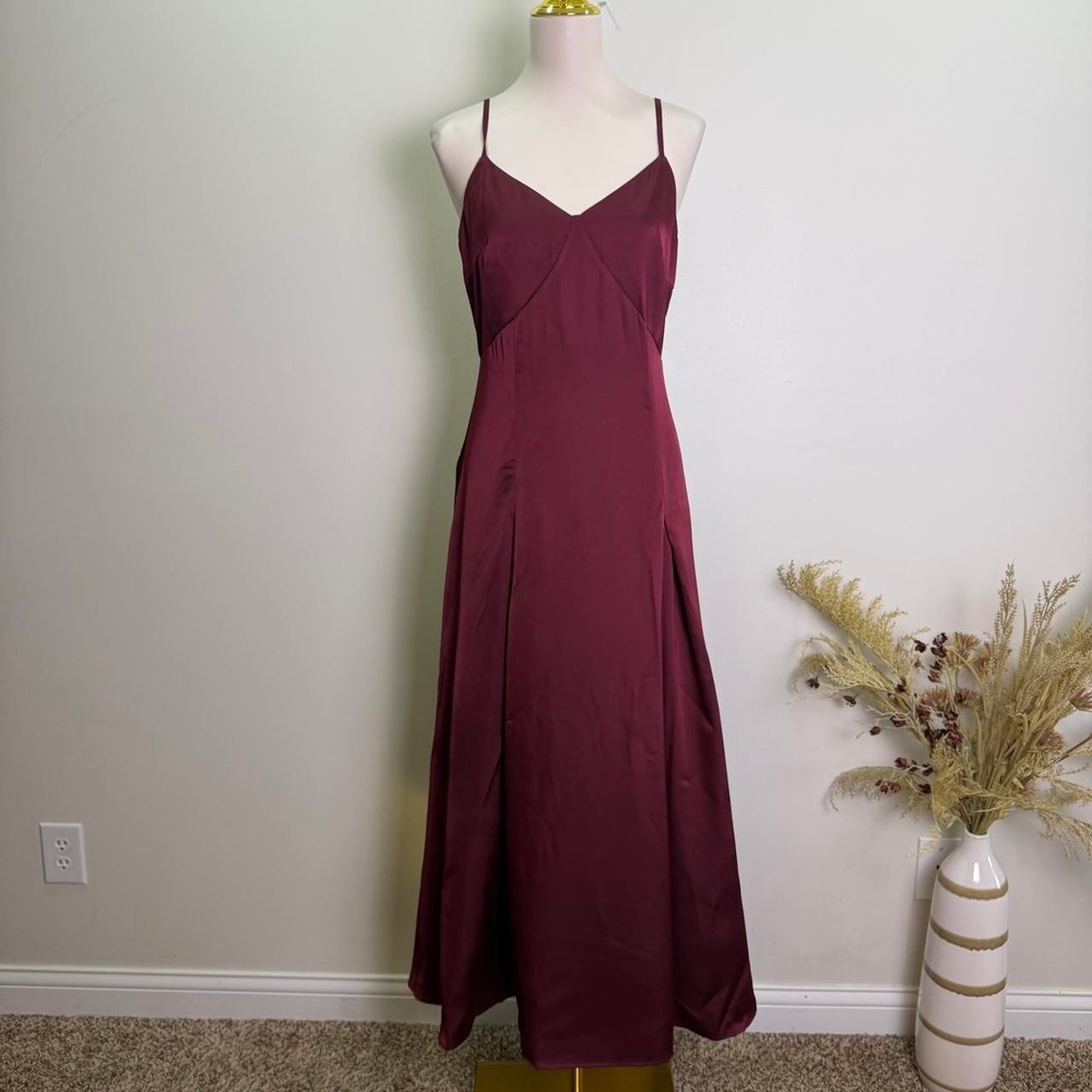 Rihoas Medium Burgundy Satin V-Neck Cami Maxi Dress